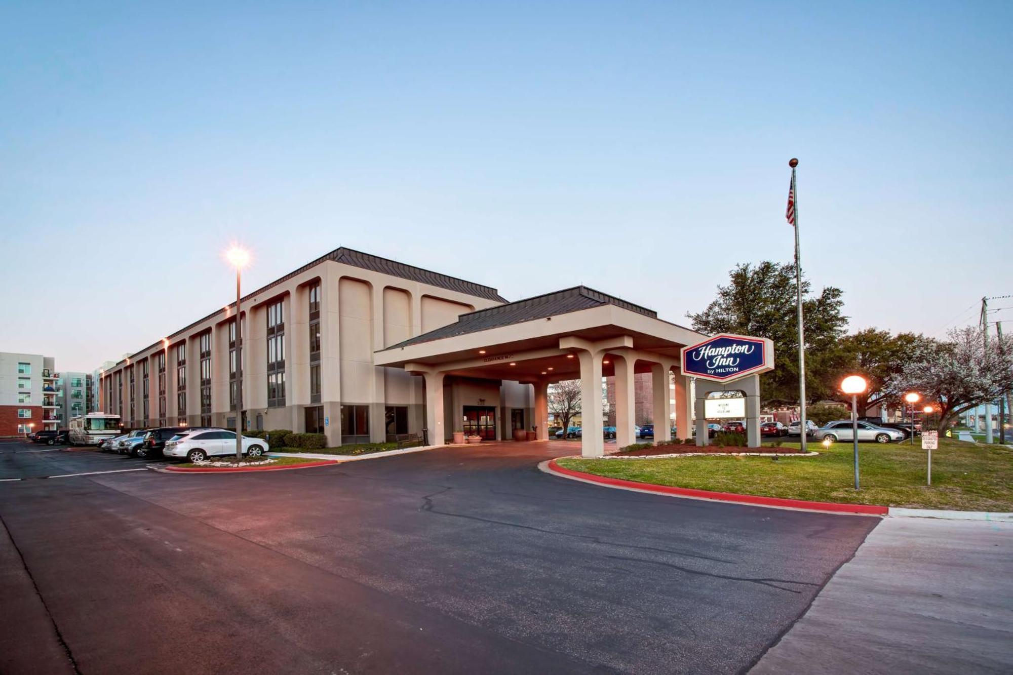 Hampton Inn College Station-Near Texas A&M University מראה חיצוני תמונה