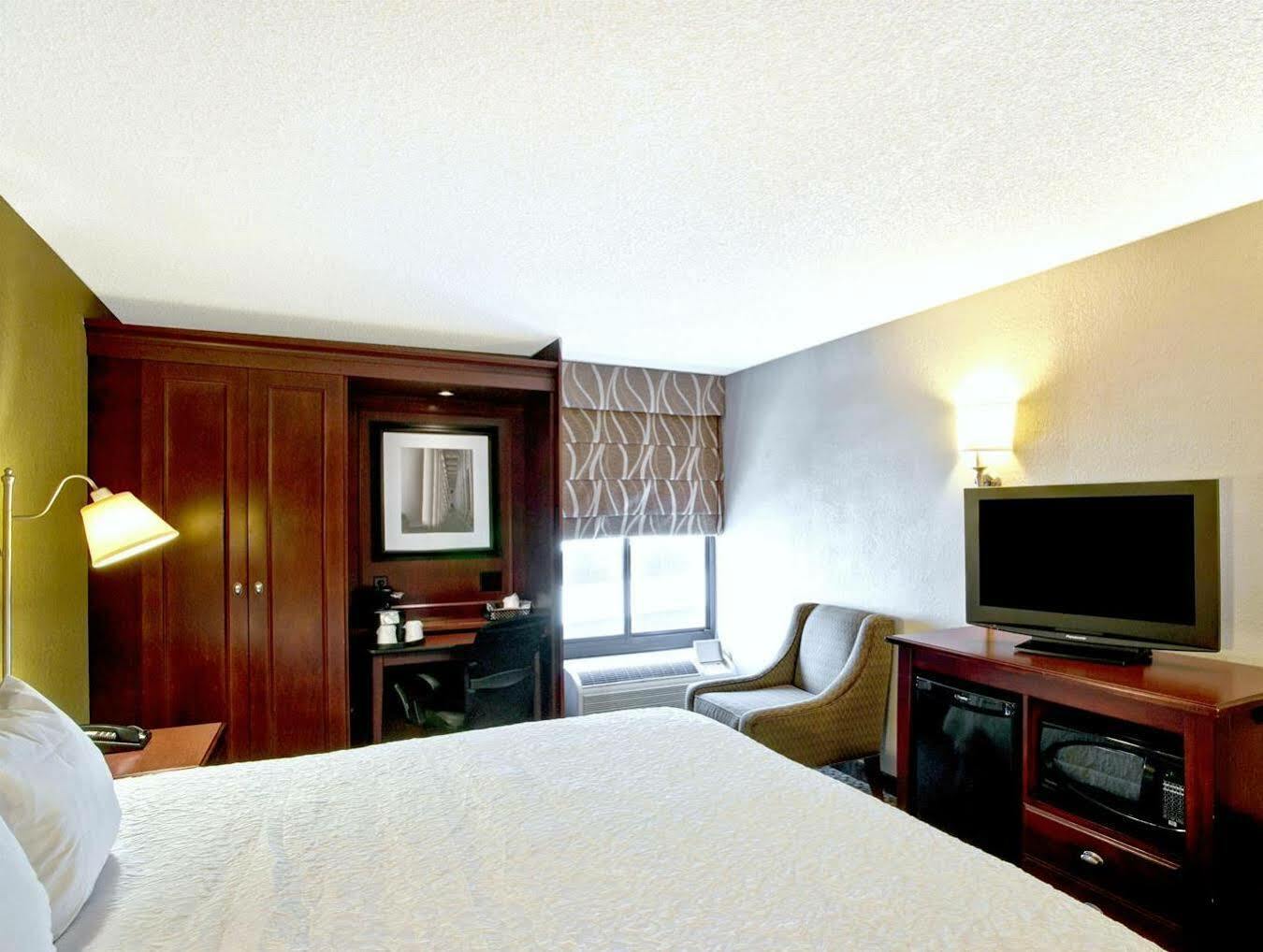Hampton Inn College Station-Near Texas A&M University מראה חיצוני תמונה